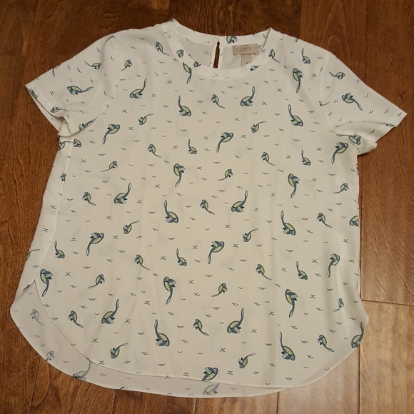 LOFT Tops - Loft flowy blue bird white short sleeve top